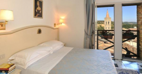  Hotel Raffaello  Урбино